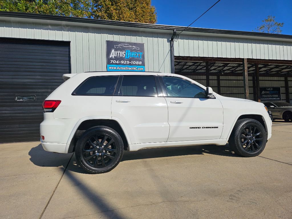 Used 2020 Jeep Grand Cherokee Altitude image 4