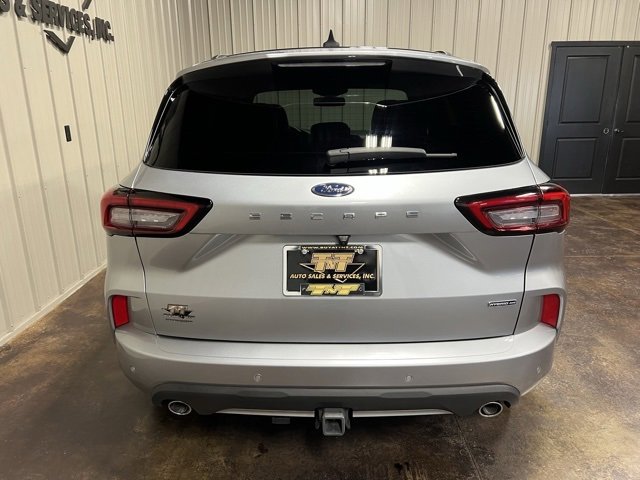 Used 2023 Ford Escape ST-Line Elite w/ Class II Trailer Tow Package image 9