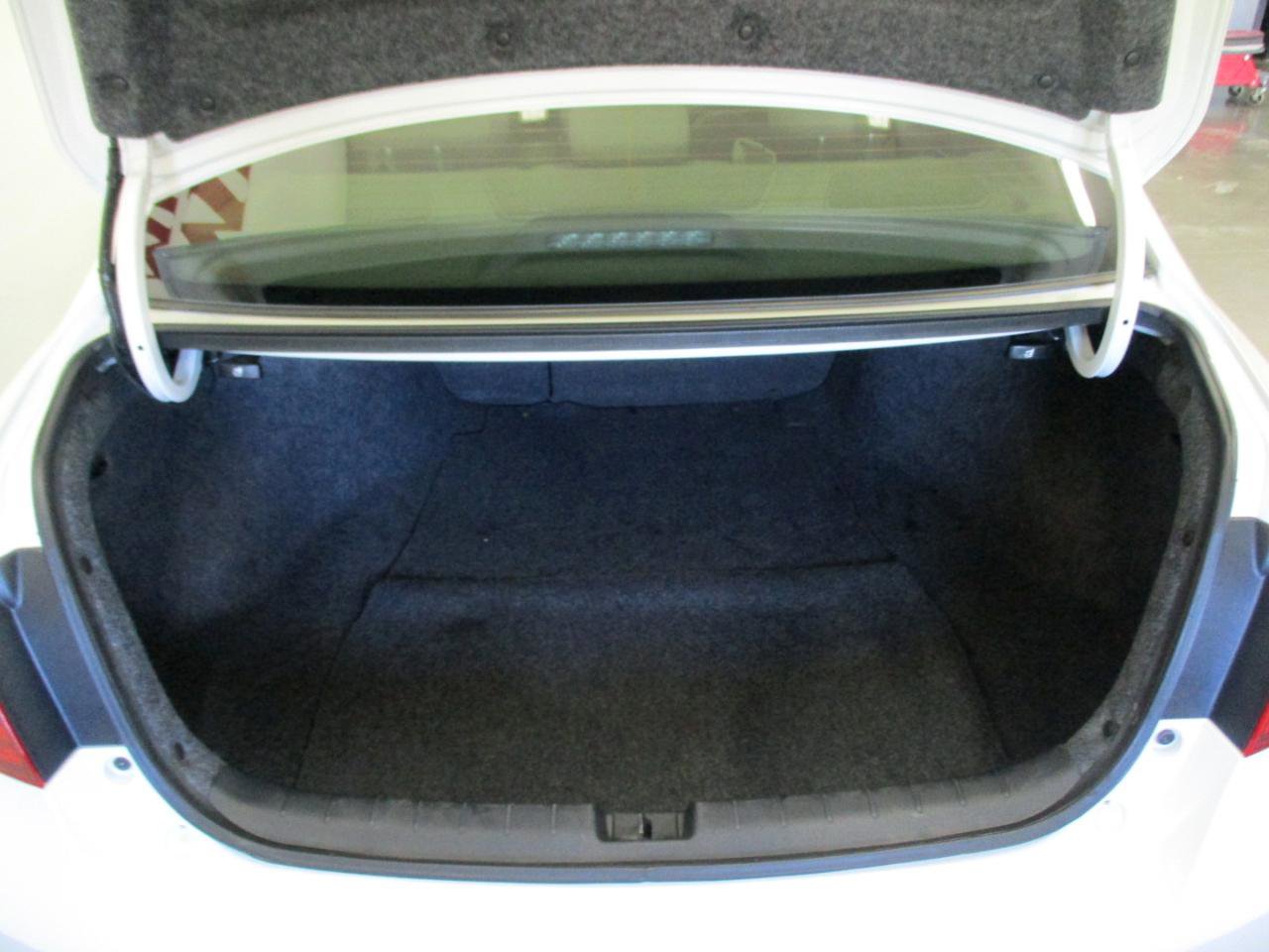 Used 2017 Honda Accord EX-L image 14