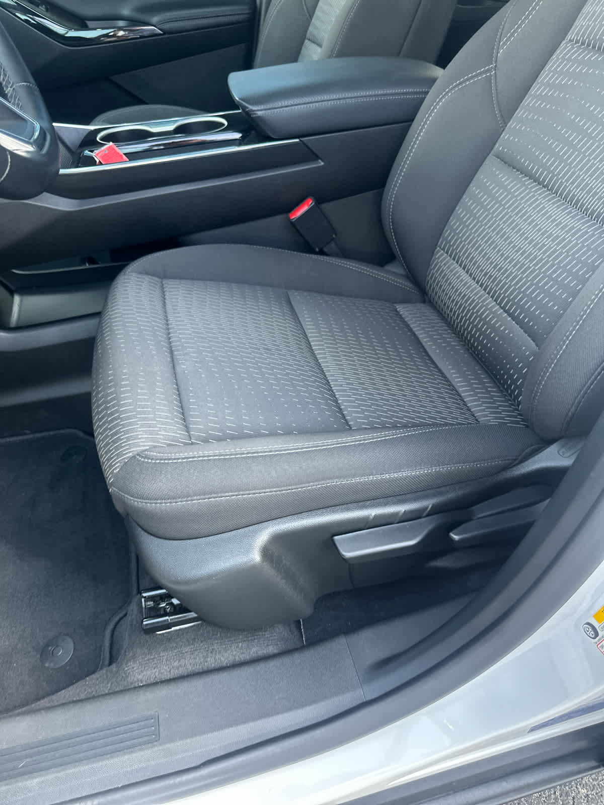 Used 2025 Chevrolet Equinox LT AWD/4WD image 16