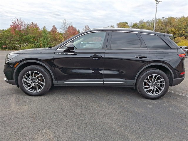 Certified 2022 Lincoln Corsair AWD w/ Equipment Group 101A image 4