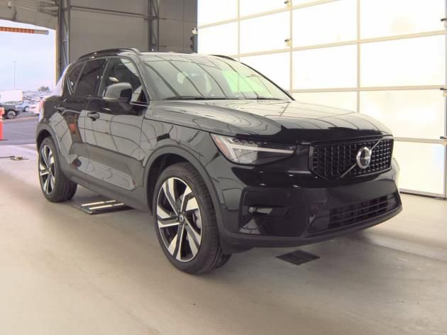 Certified 2025 Volvo XC40 B5 Plus