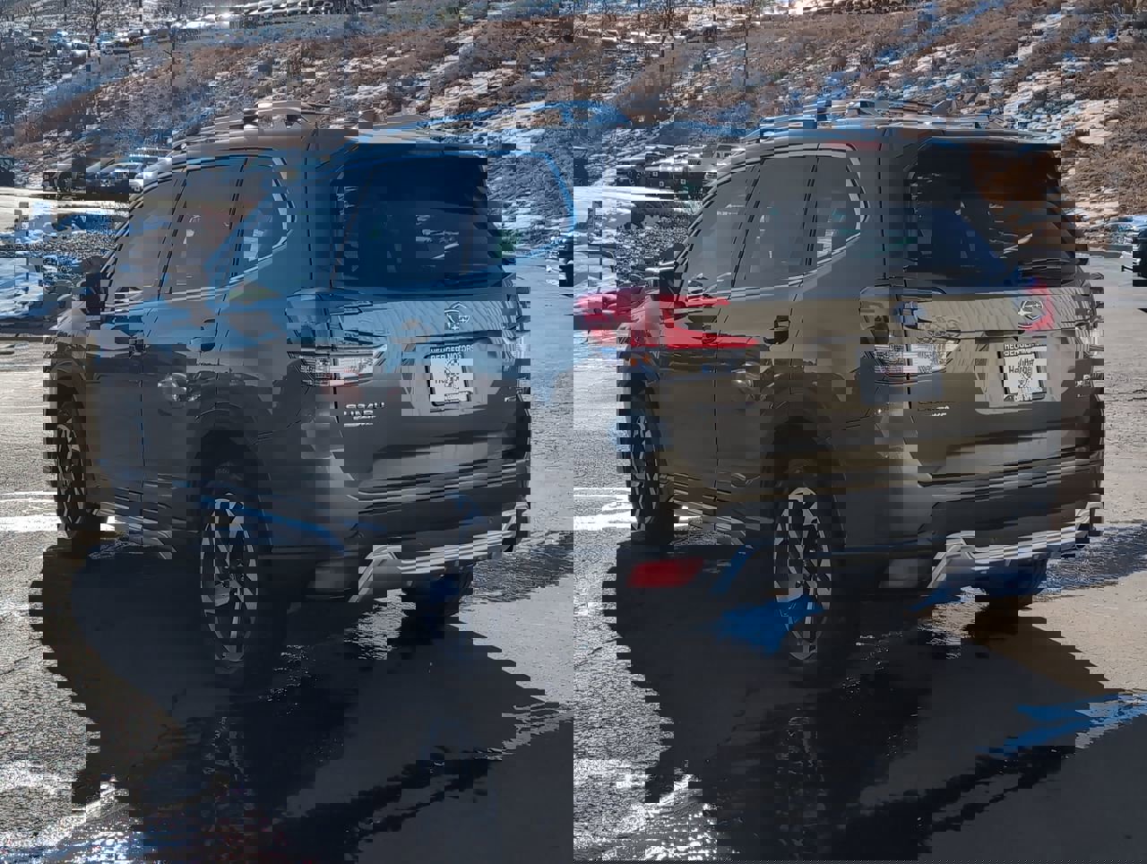 Used 2023 Subaru Forester Touring image 5