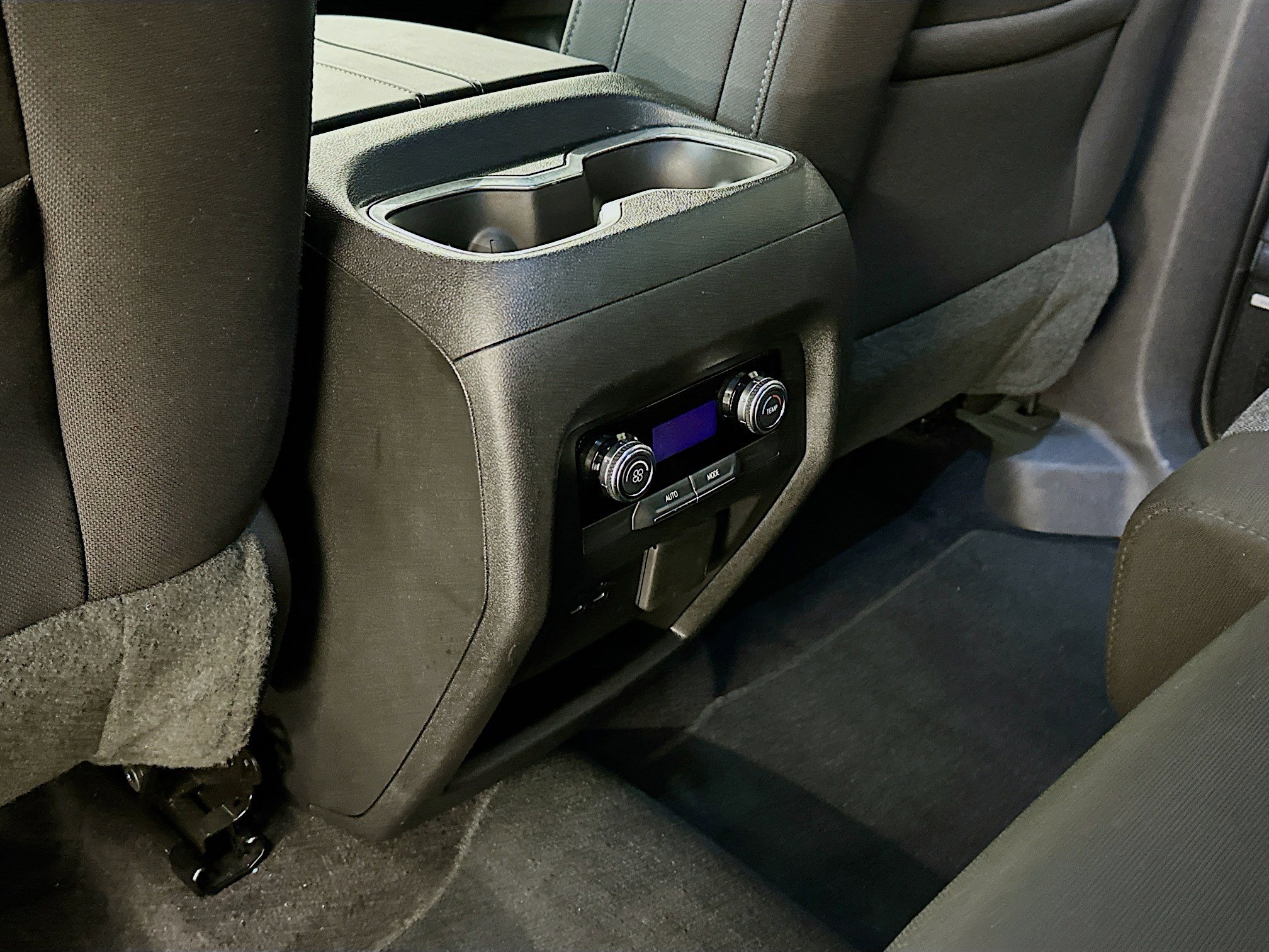 Used 2025 GMC Acadia Elevation image 28