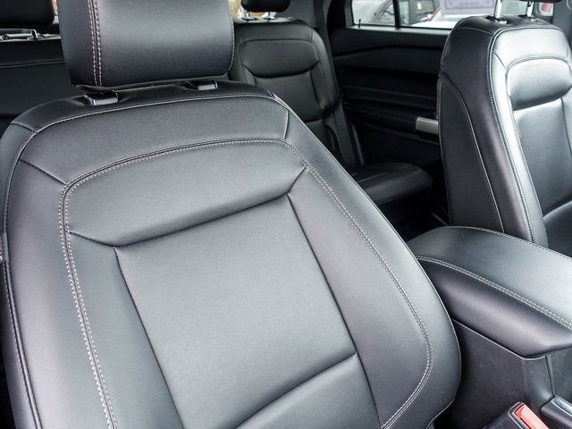 Used 2023 Ford Explorer XLT w/ Equipment Group 202A image 14