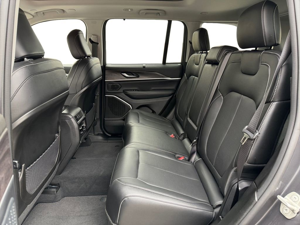 Used 2023 Jeep Grand Cherokee 4WD 4xe w/ Luxury Tech Group II image 19