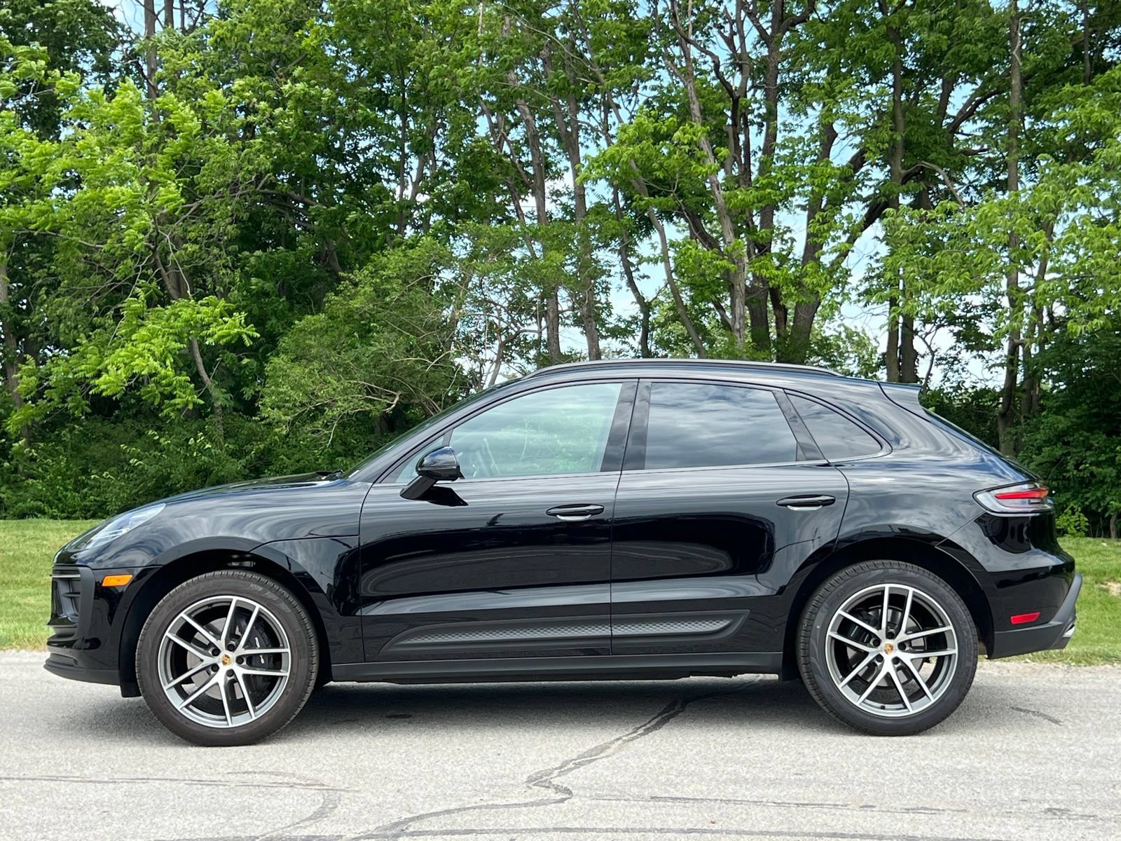 Certified 2026 Porsche Macan AWD/4WD image 2