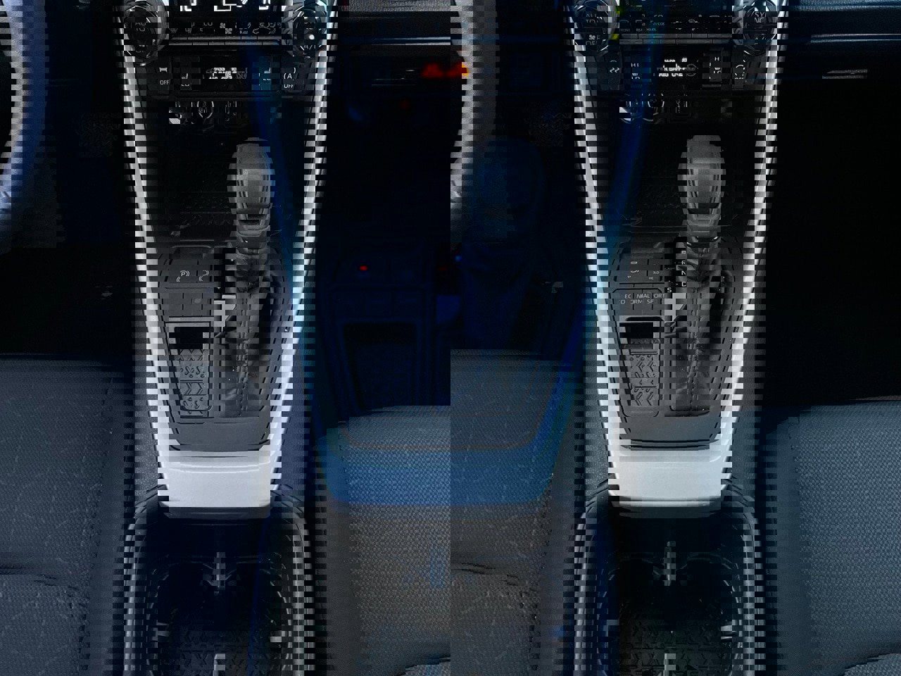 Used 2025 Toyota RAV4 XLE image 15