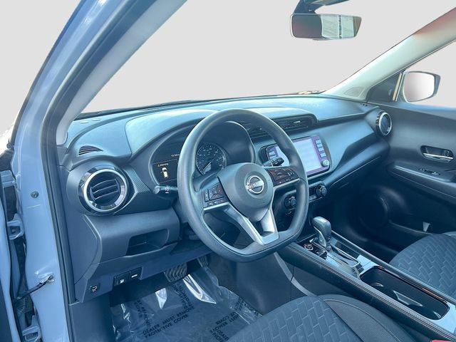 Used 2022 Nissan Kicks SV w/ Interior Electronics Package FWD image 9
