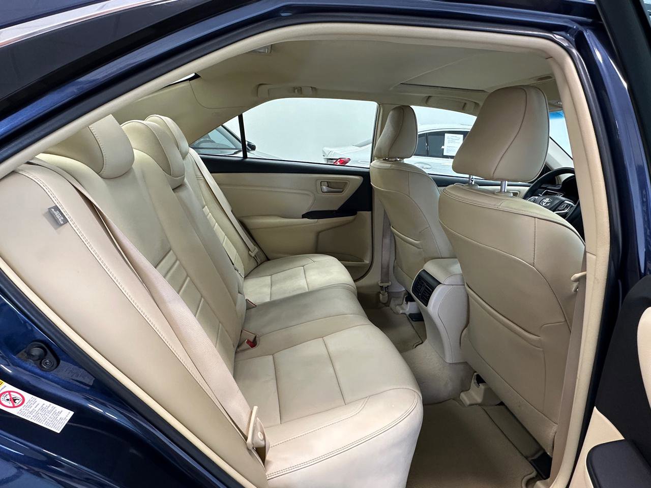 Used 2015 Toyota Camry XLE w/ Moonroof Package image 27