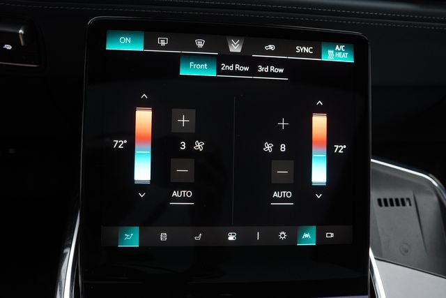 Used 2025 Cadillac Escalade IQ Luxury 2 w/ LPO, Premium Carpet Package AWD/4WD image 32