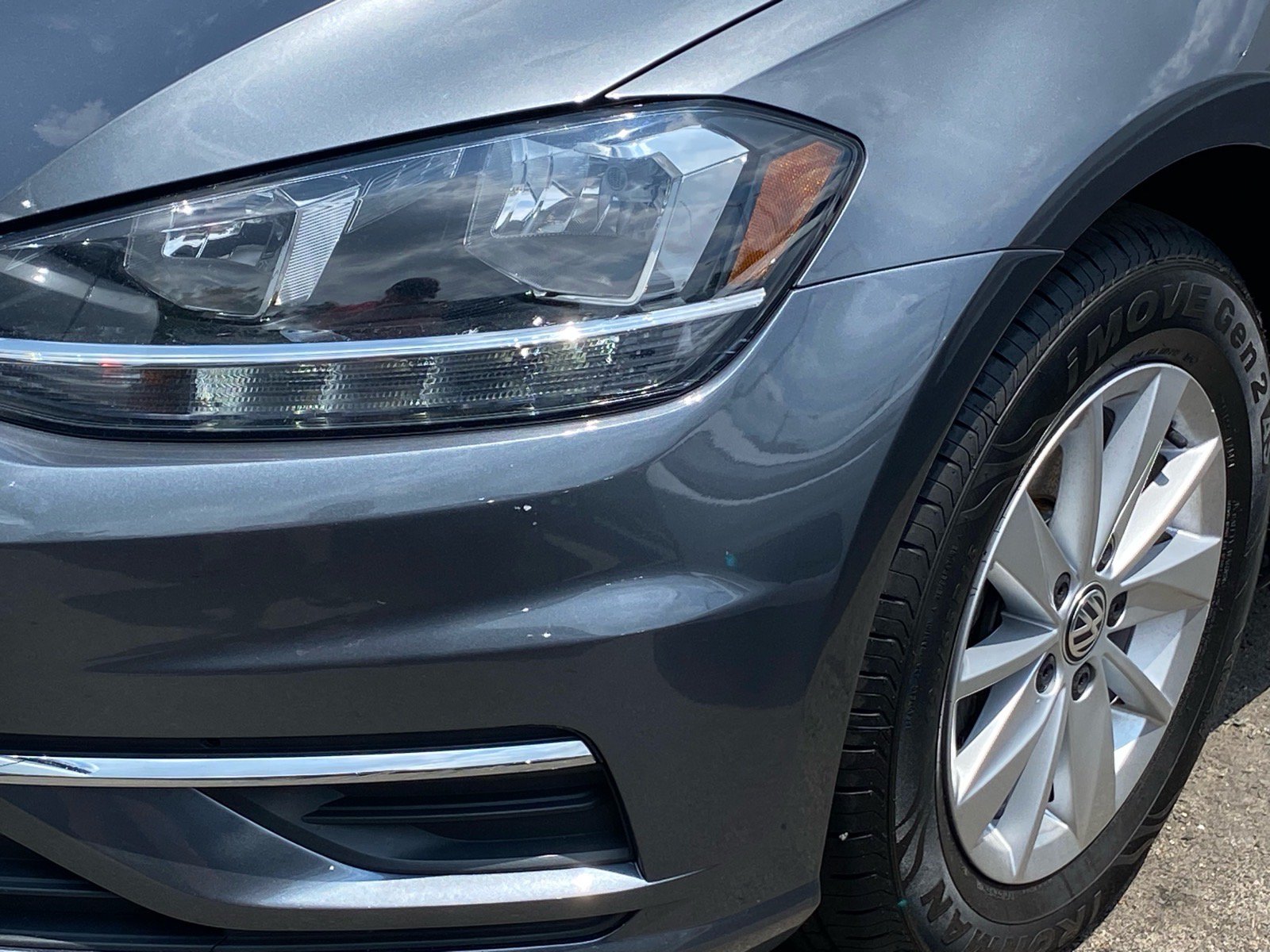 Used 2019 Volkswagen Golf S FWD image 3