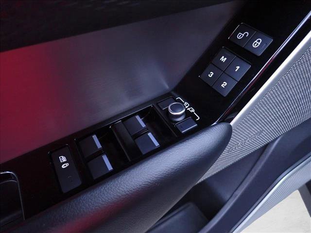 Used 2020 Land Rover Range Rover Velar R-Dynamic S image 16