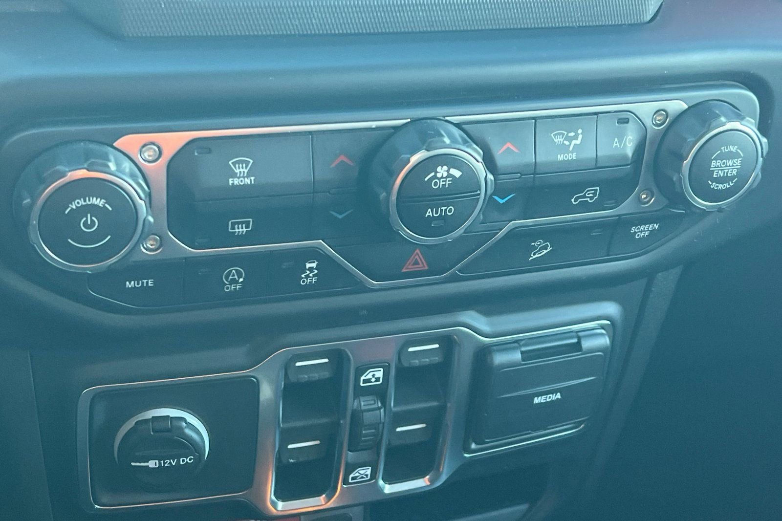 Used 2020 Jeep Wrangler Unlimited Rubicon w/ Steel Bumper Group AWD/4WD image 21