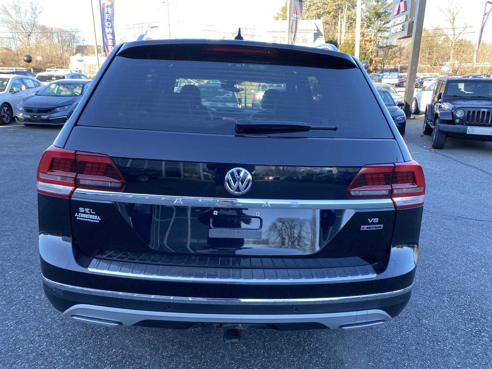Used 2019 Volkswagen Atlas SEL Premium image 4