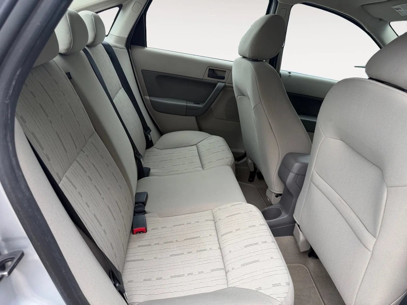 Used 2010 Ford Focus SE FWD image 13