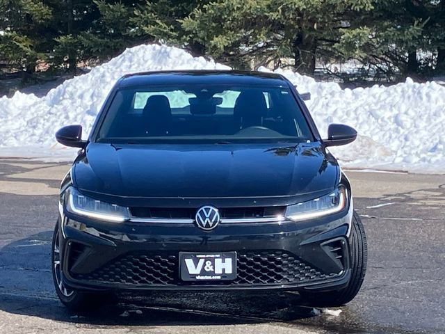 Used 2025 Volkswagen Jetta Sport image 25