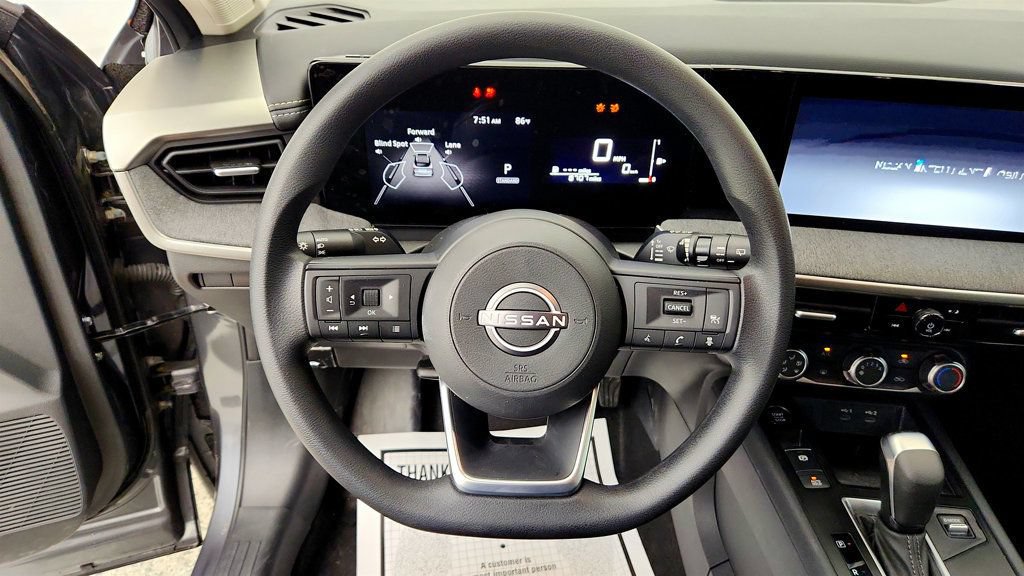 Used 2025 Nissan Kicks SV FWD image 13