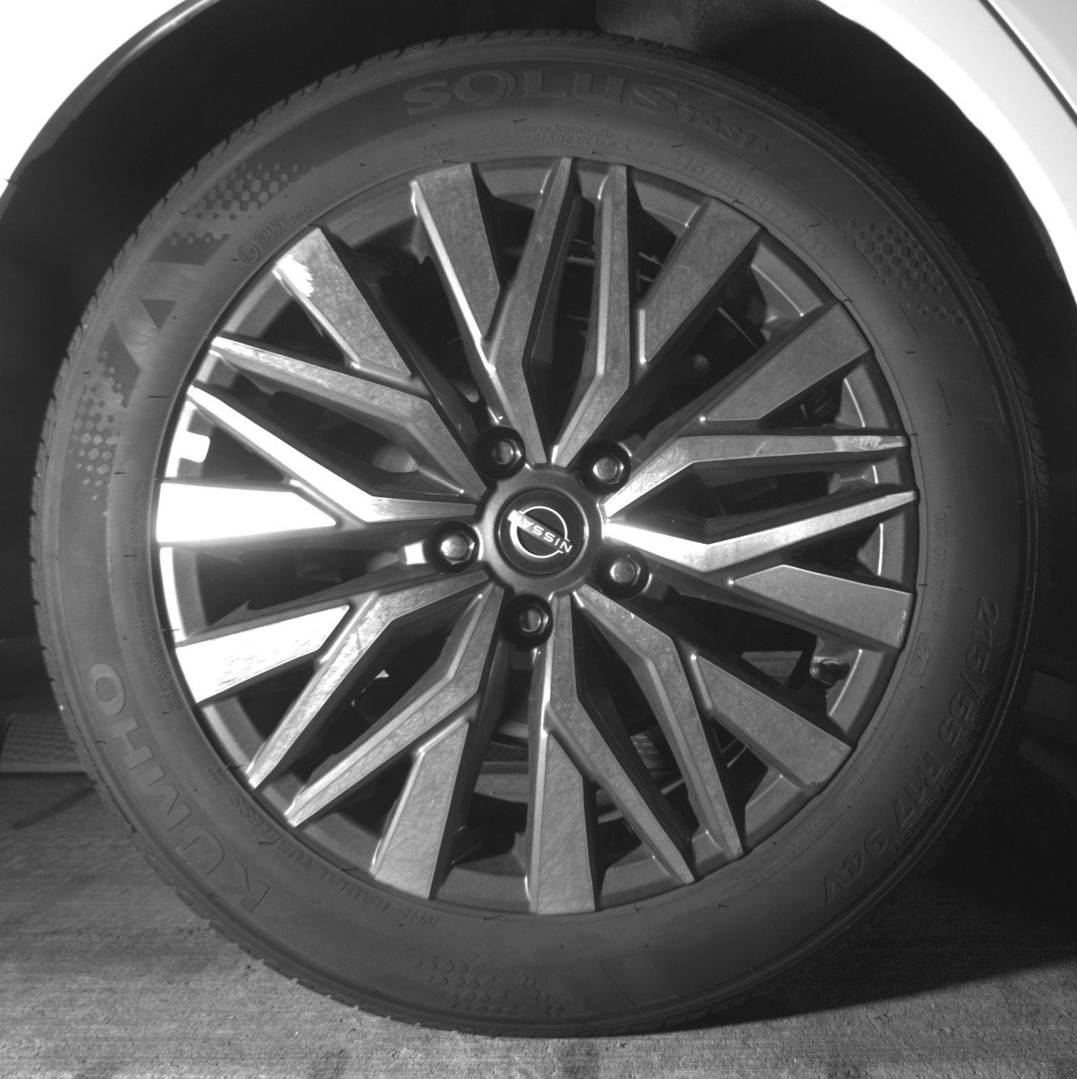 Used 2025 Nissan Altima 2.5 SV FWD image 15