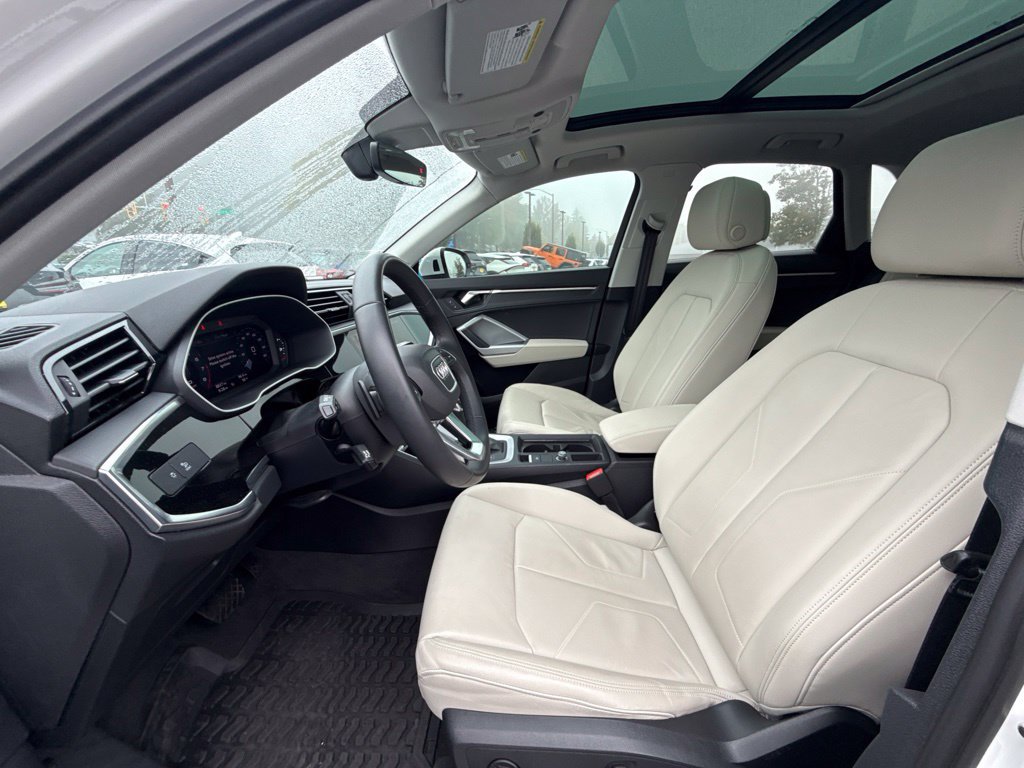 Used 2023 Audi Q3 2.0T Premium w/ Convenience Package AWD/4WD image 15