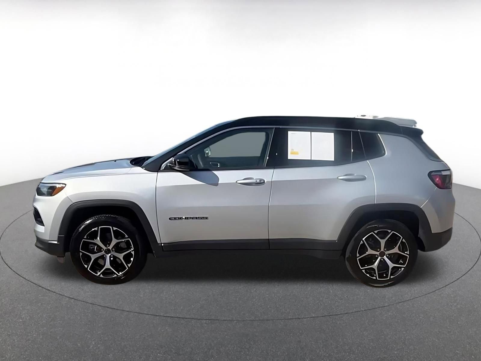 Used 2025 Jeep Compass Limited AWD/4WD image 9