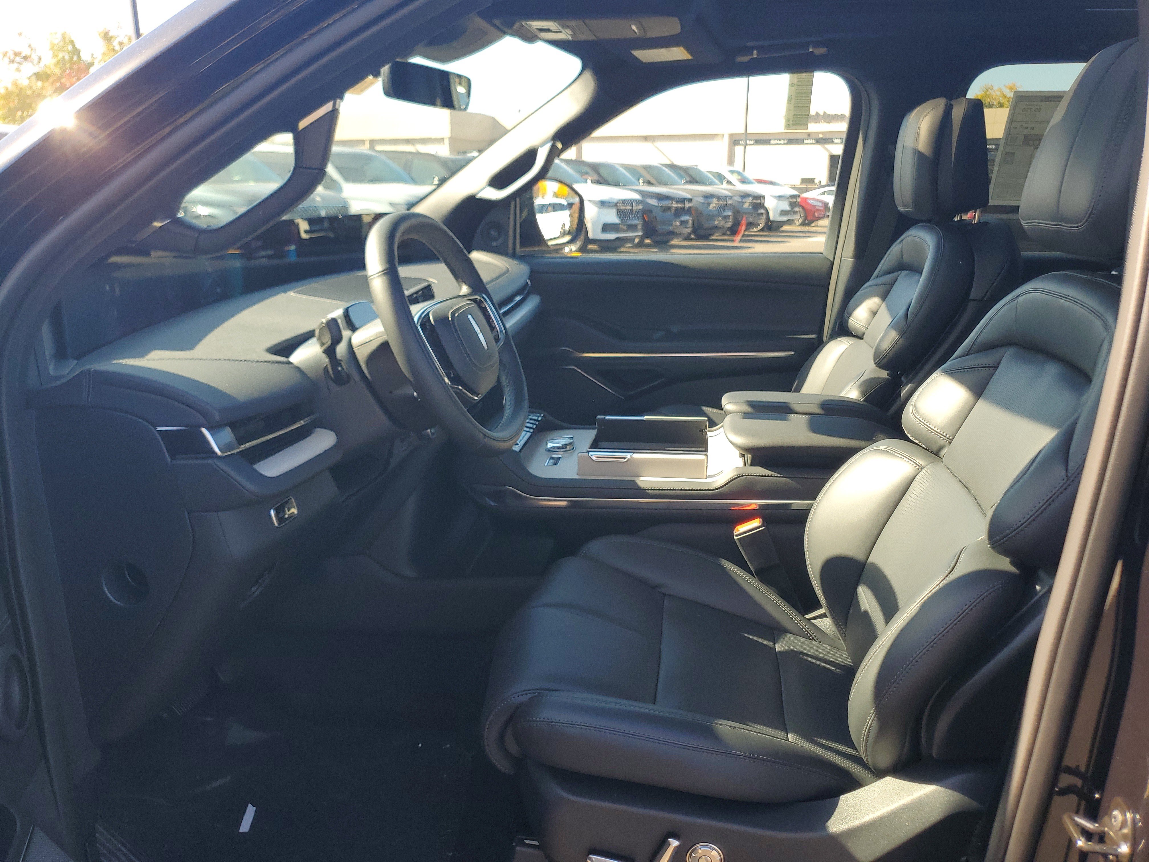 New 2027 Lincoln Navigator L Reserve w/ Jet Appearance Package AWD/4WD image 12