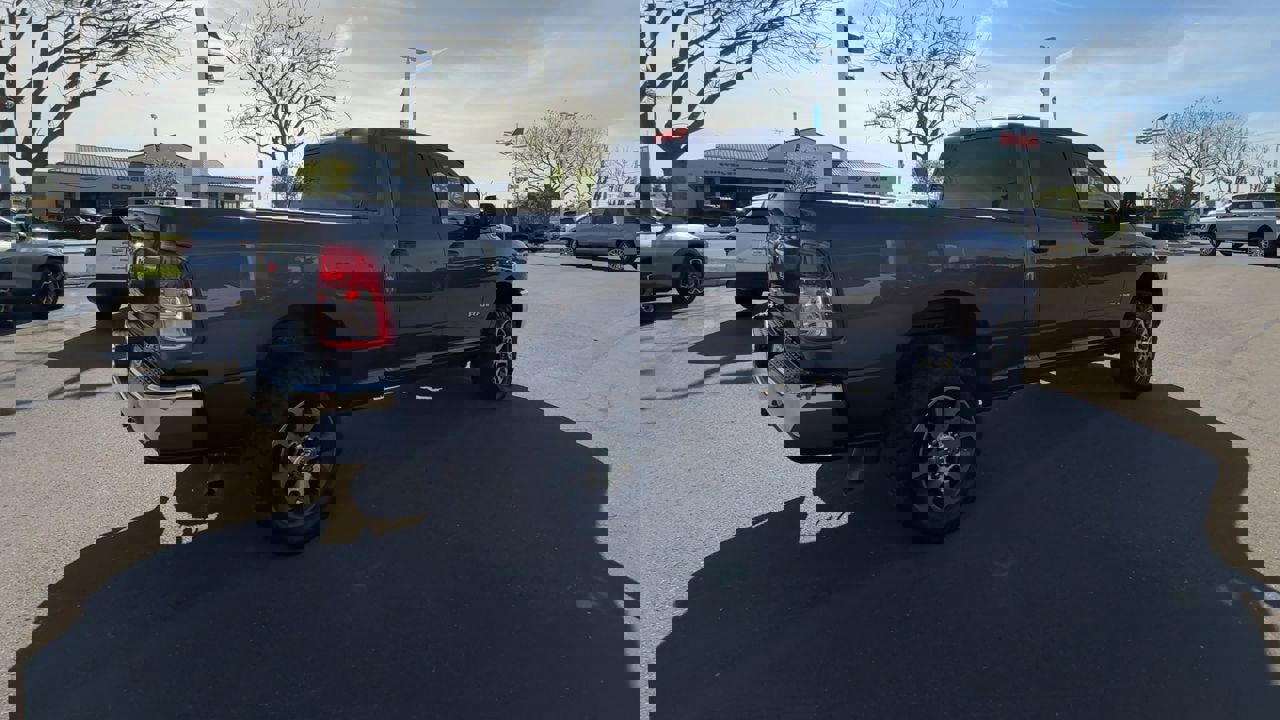 Used 2022 RAM 2500 Big Horn w/ Cold Weather Group image 7