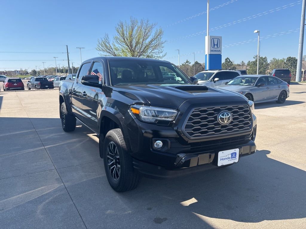 Used 2022 Toyota Tacoma TRD Sport w/ TRD Premium Sport Package image 3