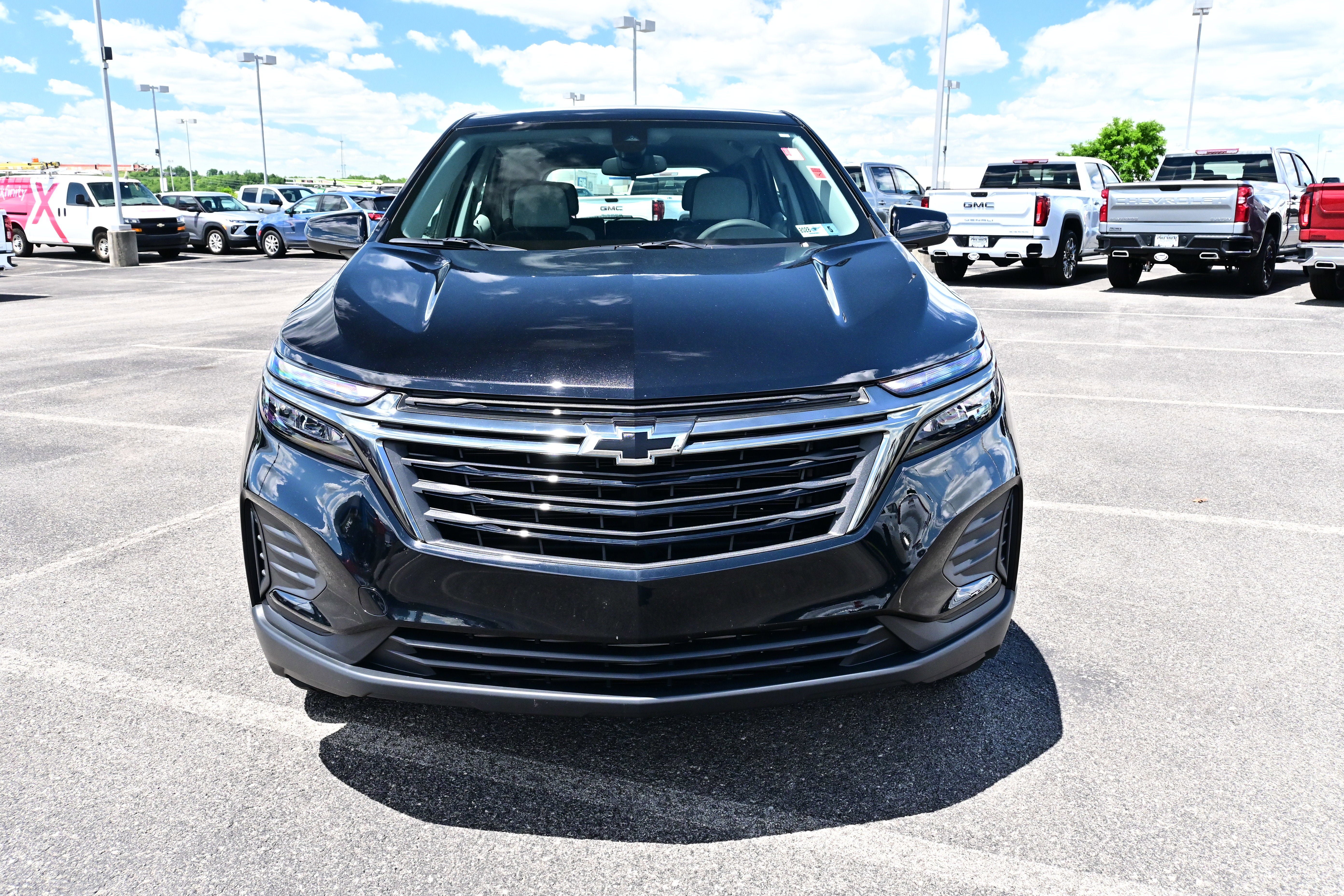Used 2023 Chevrolet Equinox LS w/ Midnight Edition AWD/4WD image 3