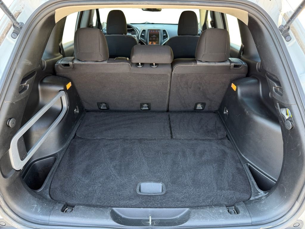 Used 2015 Jeep Cherokee Sport FWD image 20