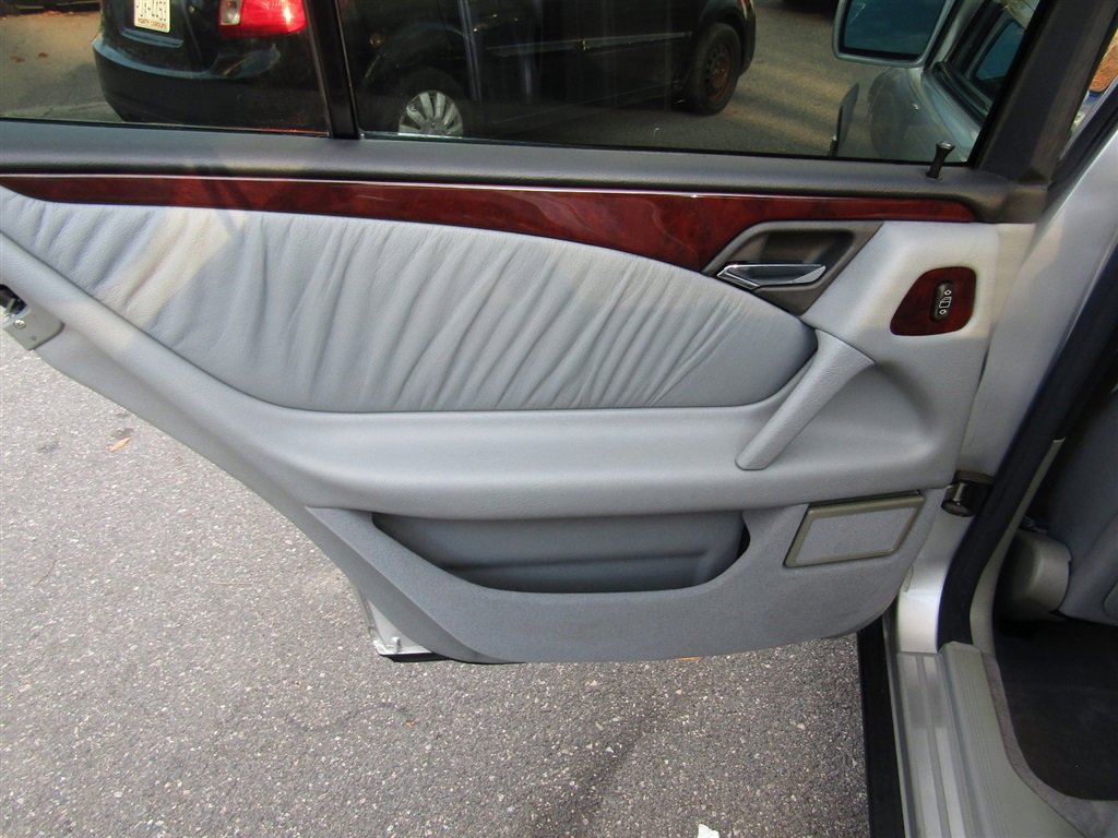 Used 1997 Mercedes-Benz E 320 Sedan image 20