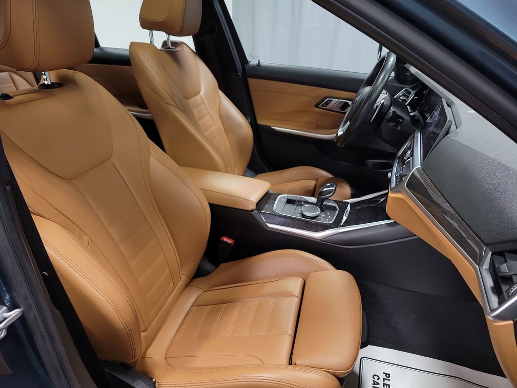 Used 2019 BMW 330i xDrive Sedan w/ Premium Package image 28
