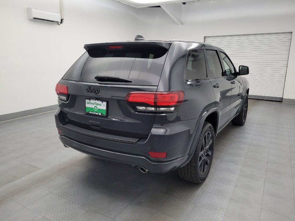 Used 2018 Jeep Grand Cherokee Altitude AWD/4WD image 9