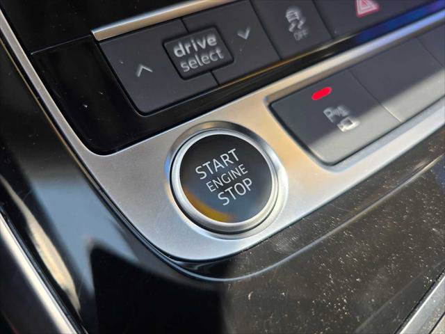 Used 2023 Audi Q8 Premium w/ Convenience Package AWD/4WD image 32