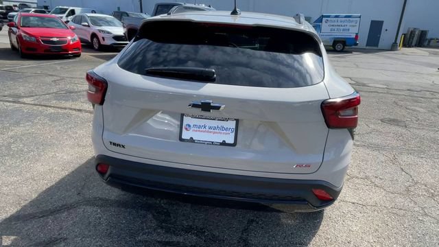 New 2026 Chevrolet Trax RS w/ Sunroof Package FWD image 9