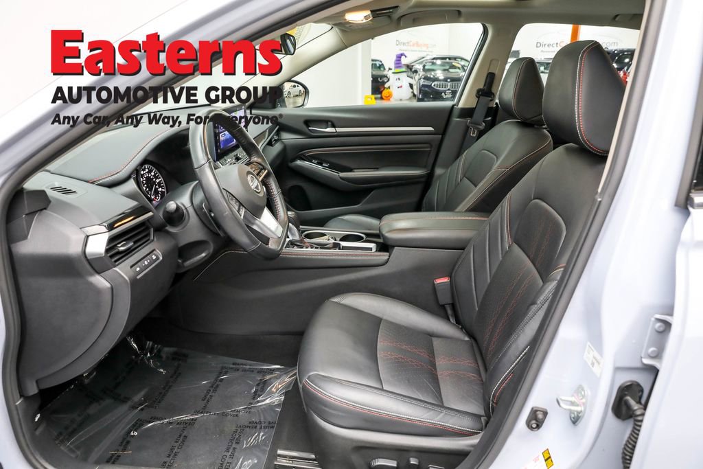 Used 2023 Nissan Altima 2.5 SR w/ SR Premium Package image 14