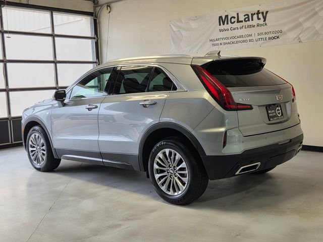 Used 2024 Cadillac XT4 Premium Luxury image 3