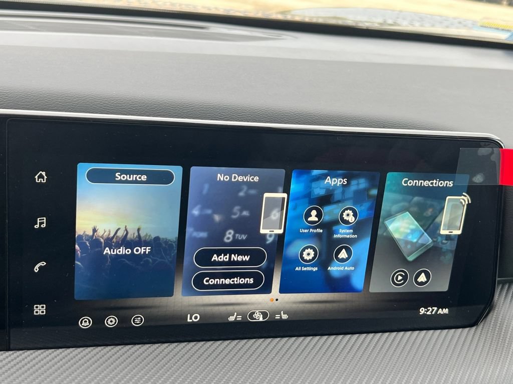 New 2027 Nissan Kicks SR w/ Cold Weather Package FWD image 9