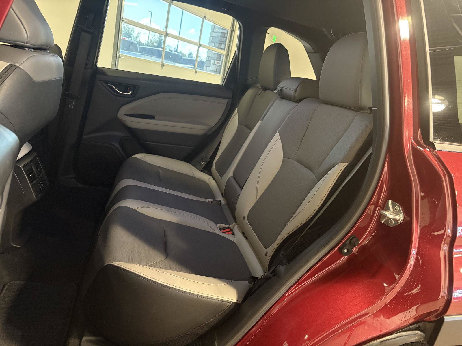 Used 2025 Subaru Forester Limited AWD/4WD image 32