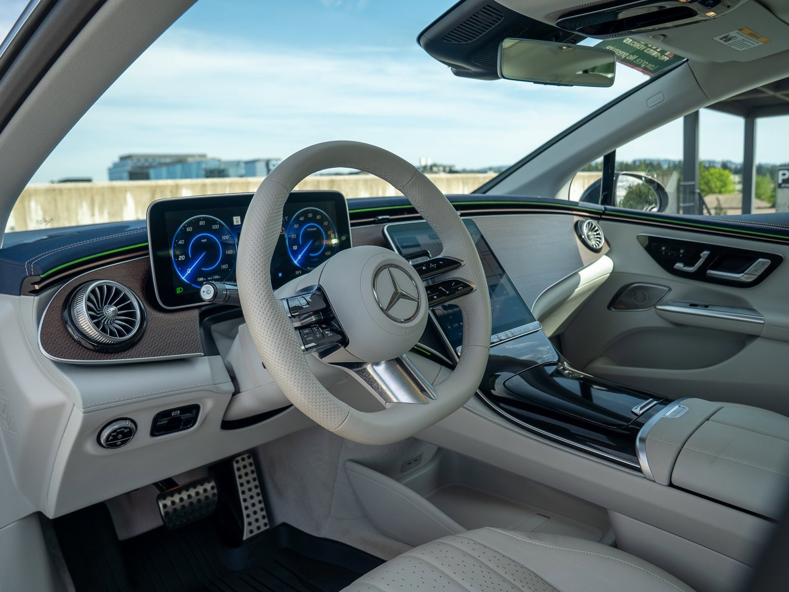 Used 2023 Mercedes-Benz EQE 500 4MATIC Sedan image 17