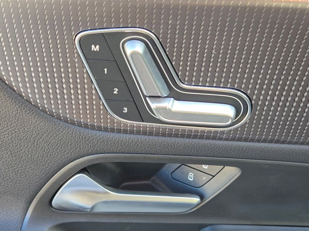 Used 2022 Mercedes-Benz GLA 250 image 23