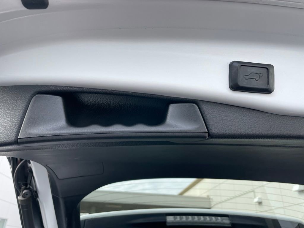 Used 2021 Toyota RAV4 XLE image 41