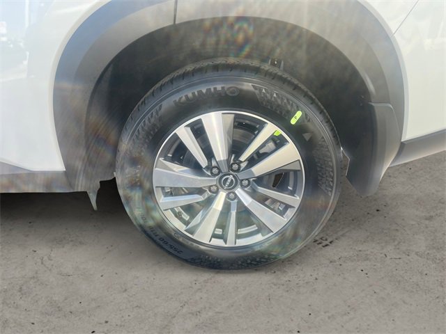 New 2025 Nissan Pathfinder SL image 9