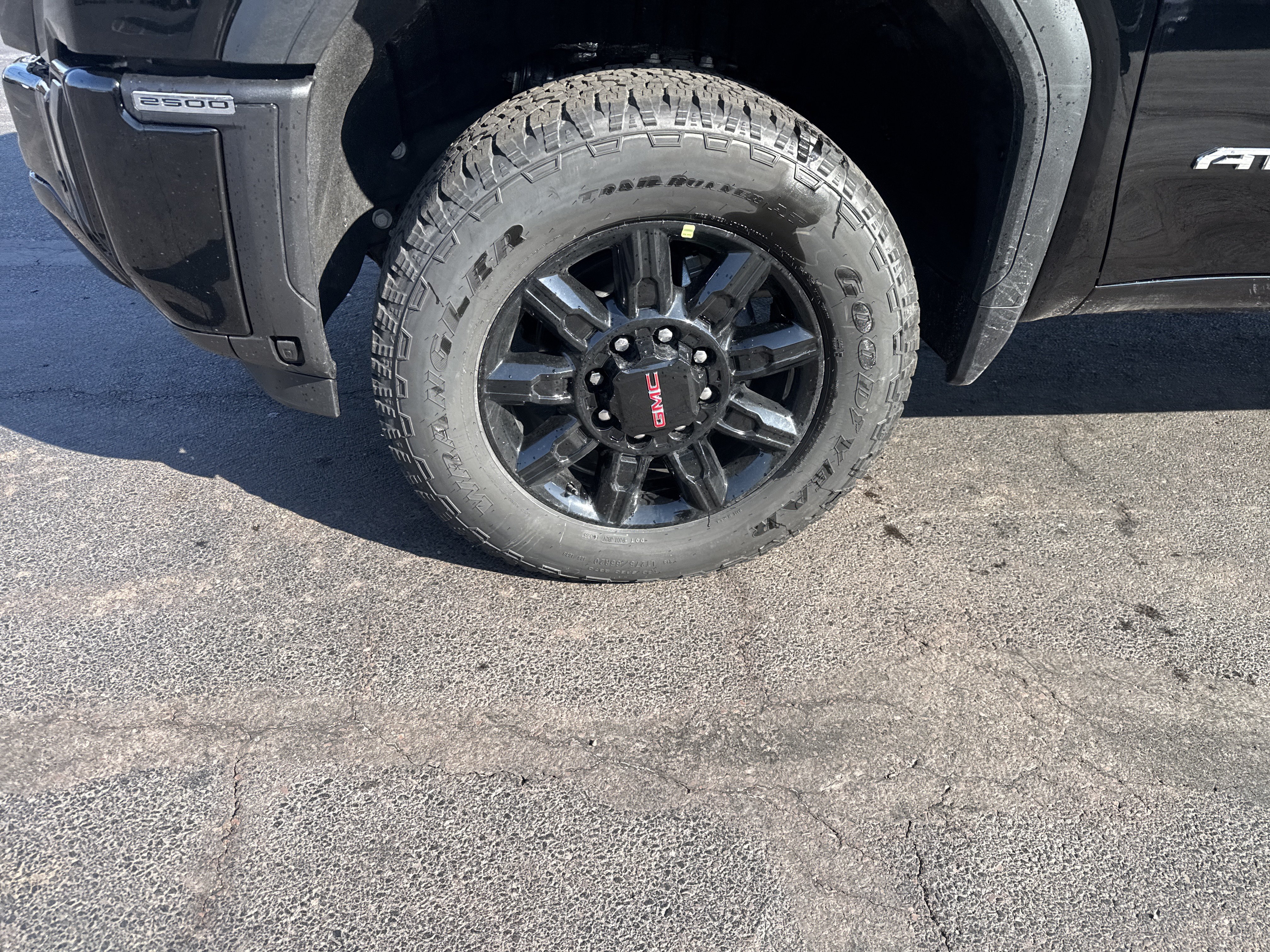 New 2026 GMC Sierra 2500 AT4 AWD/4WD image 11