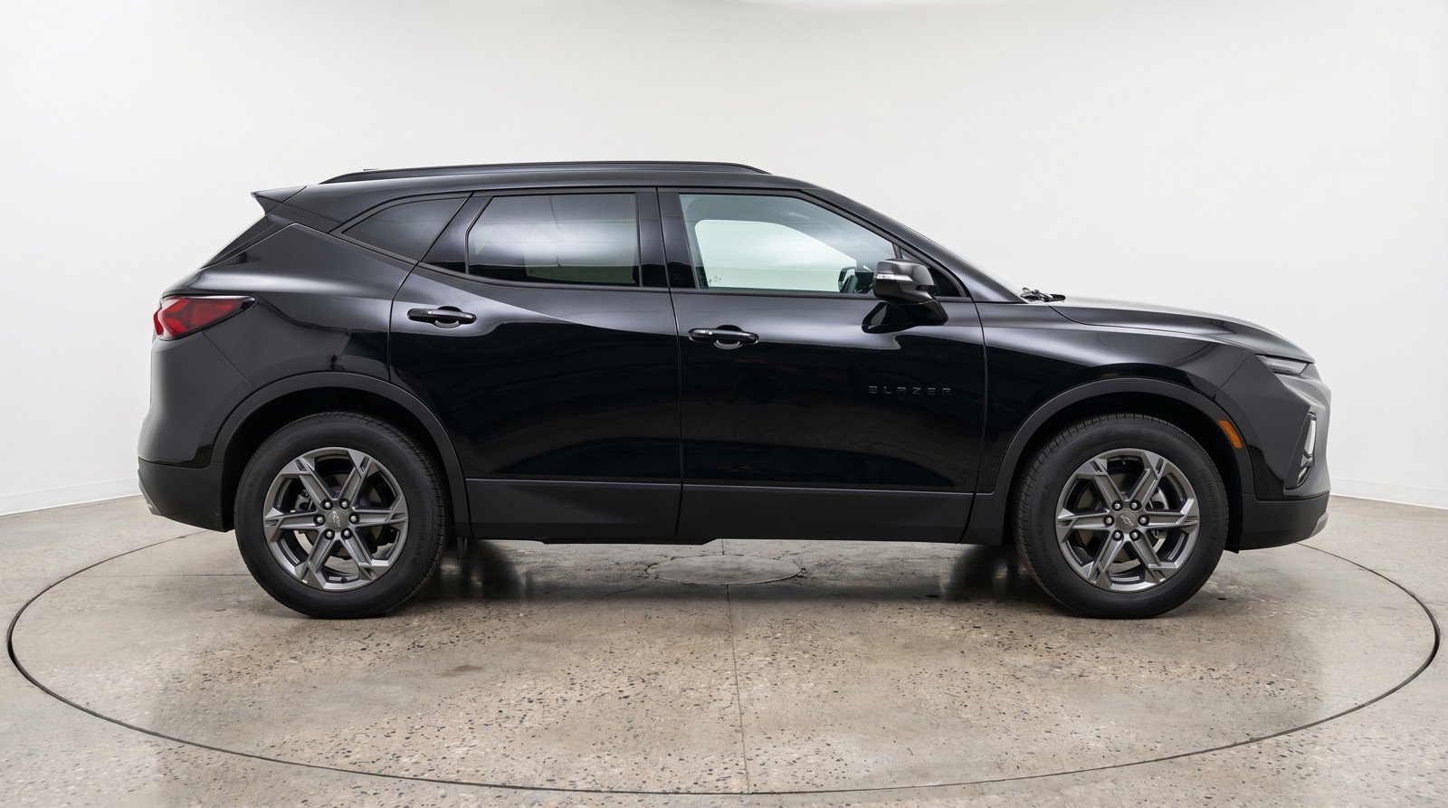 Used 2025 Chevrolet Blazer LT FWD image 11