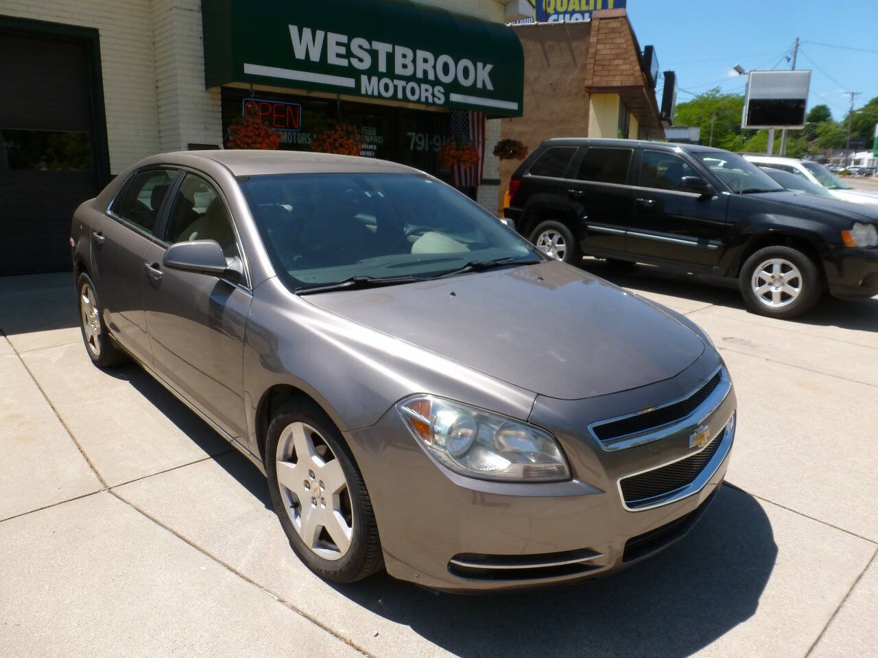 Used 2010 Chevrolet Malibu LT w/ HFV6 Engine Package FWD image 1