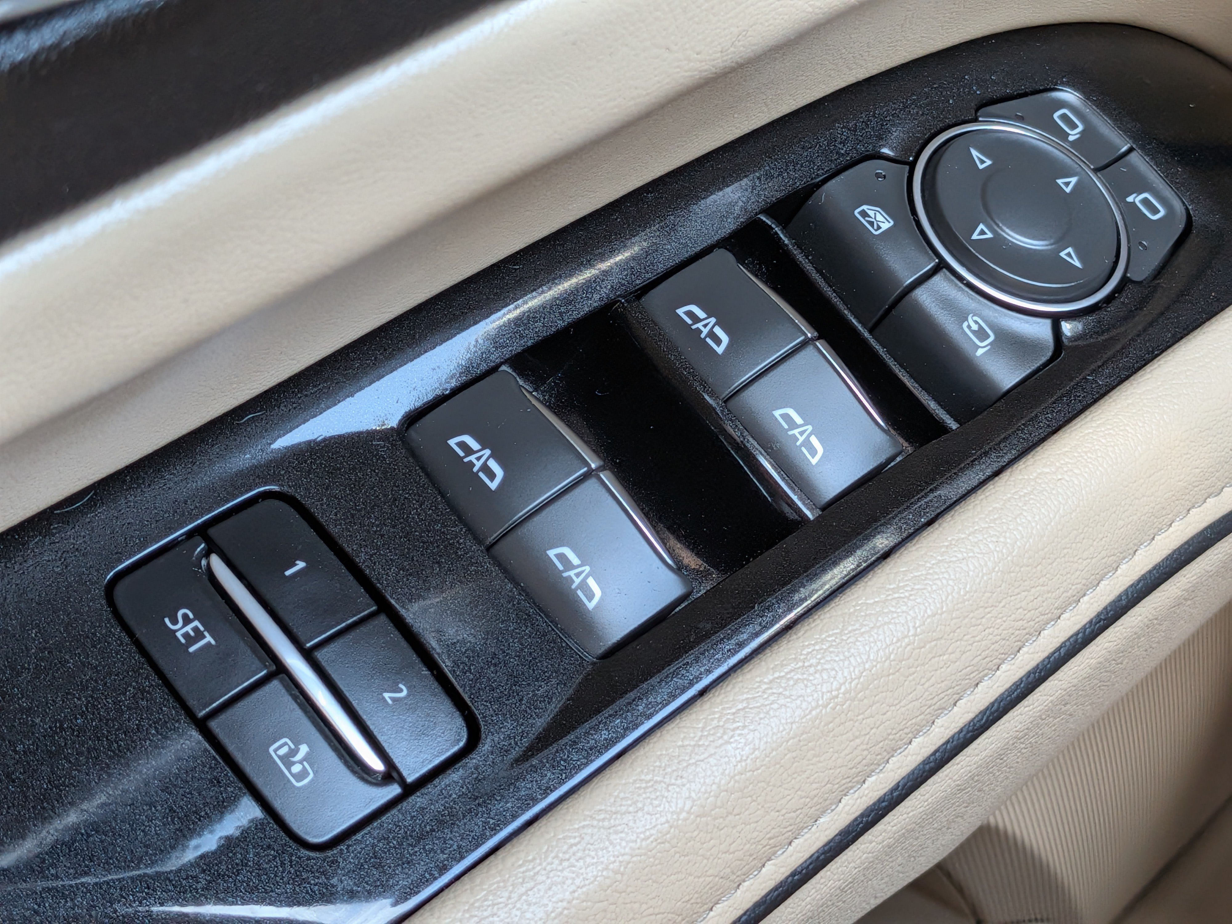 Certified 2024 Cadillac Escalade ESV Premium Luxury AWD/4WD image 25