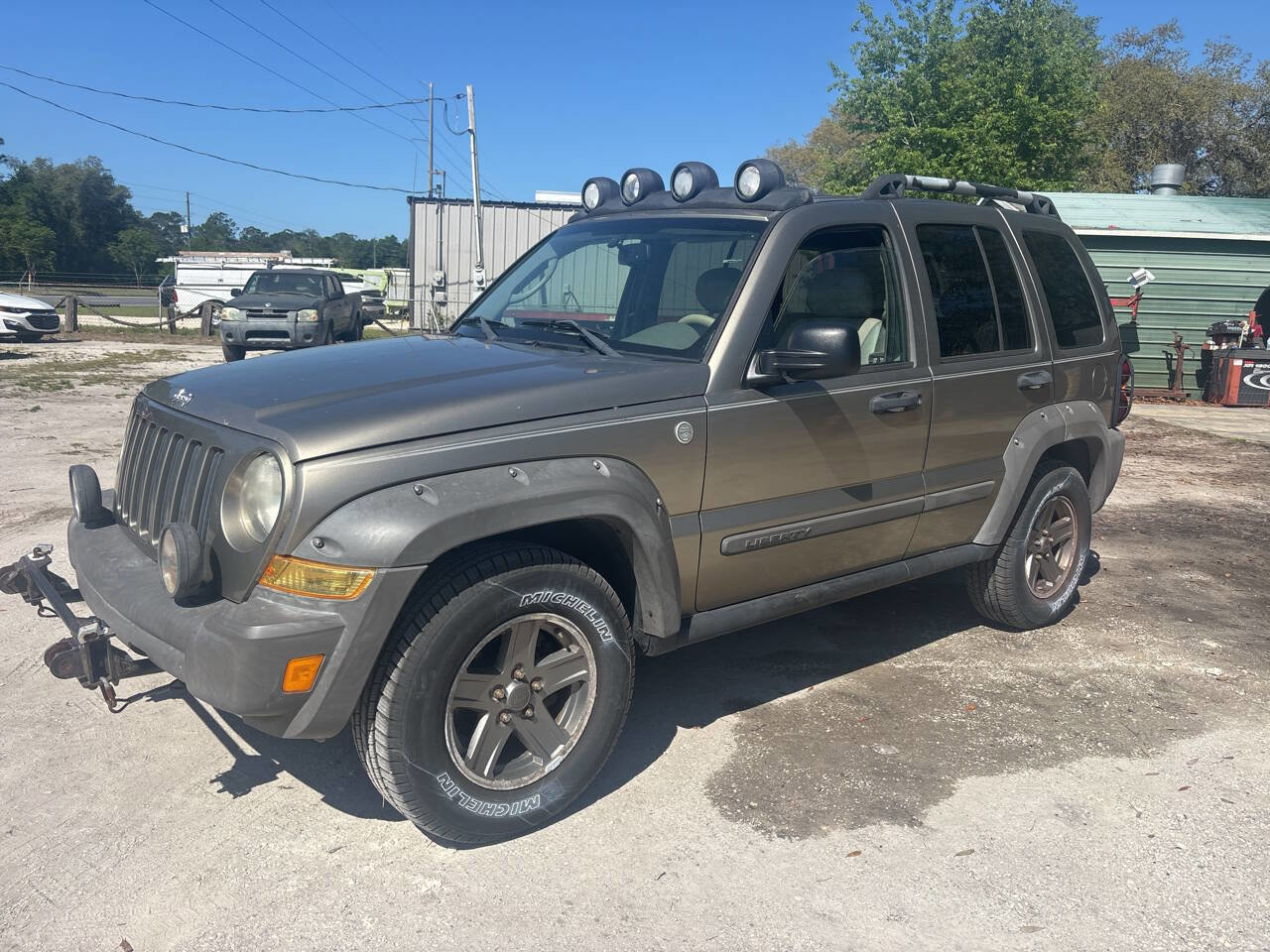 Used 2006 Jeep Liberty Renegade w/ Luxury Group image 2