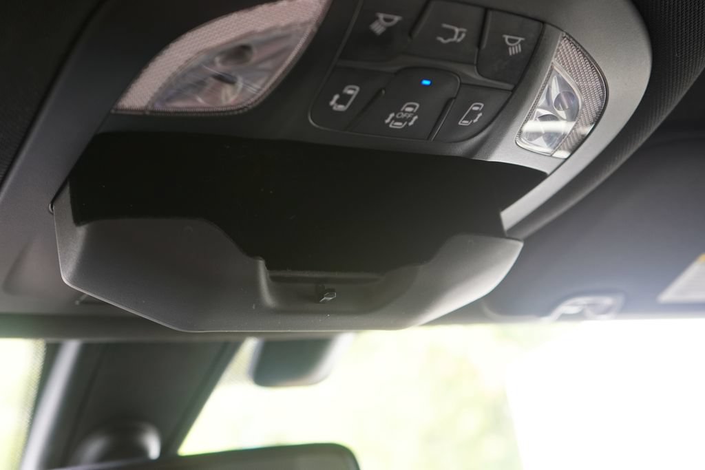 Used 2019 Chrysler Pacifica Touring-L w/ S Appearance Package FWD image 32