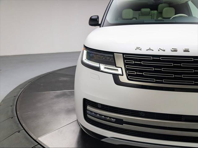 New 2026 Land Rover Range Rover Long Wheelbase SE AWD/4WD image 10